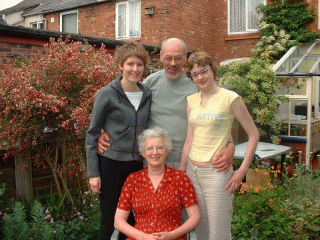 The_G_Family.gif (70669 bytes)